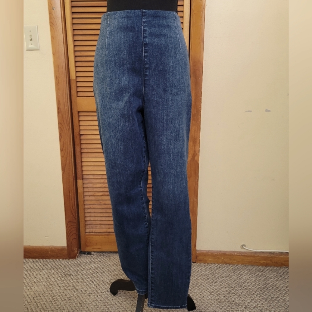 NWT Women's Feel Good Pull On Jegging Jeans Size XL (NY&CO)